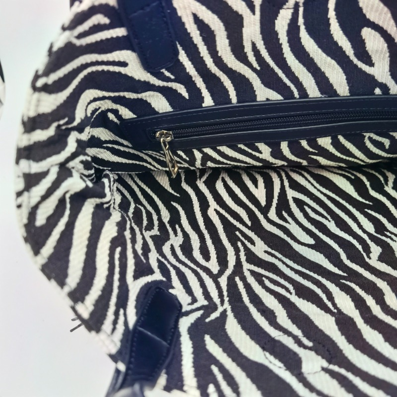 Fabric Animal Pattern Embroidery Shoulder Bag