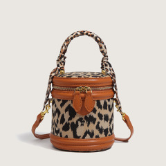 Mini Bucket Shoulder Pochette