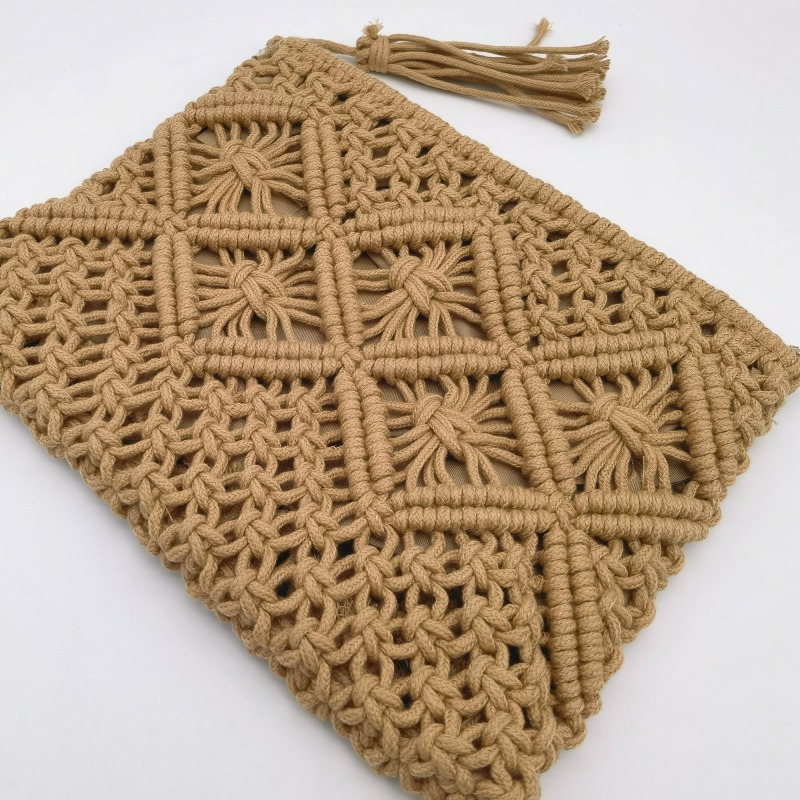 Hand-knit Wowen Pochette With Tassel