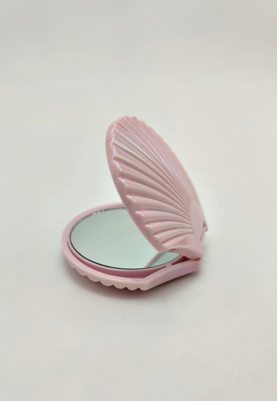 Adorable Shell Pocket Mirror