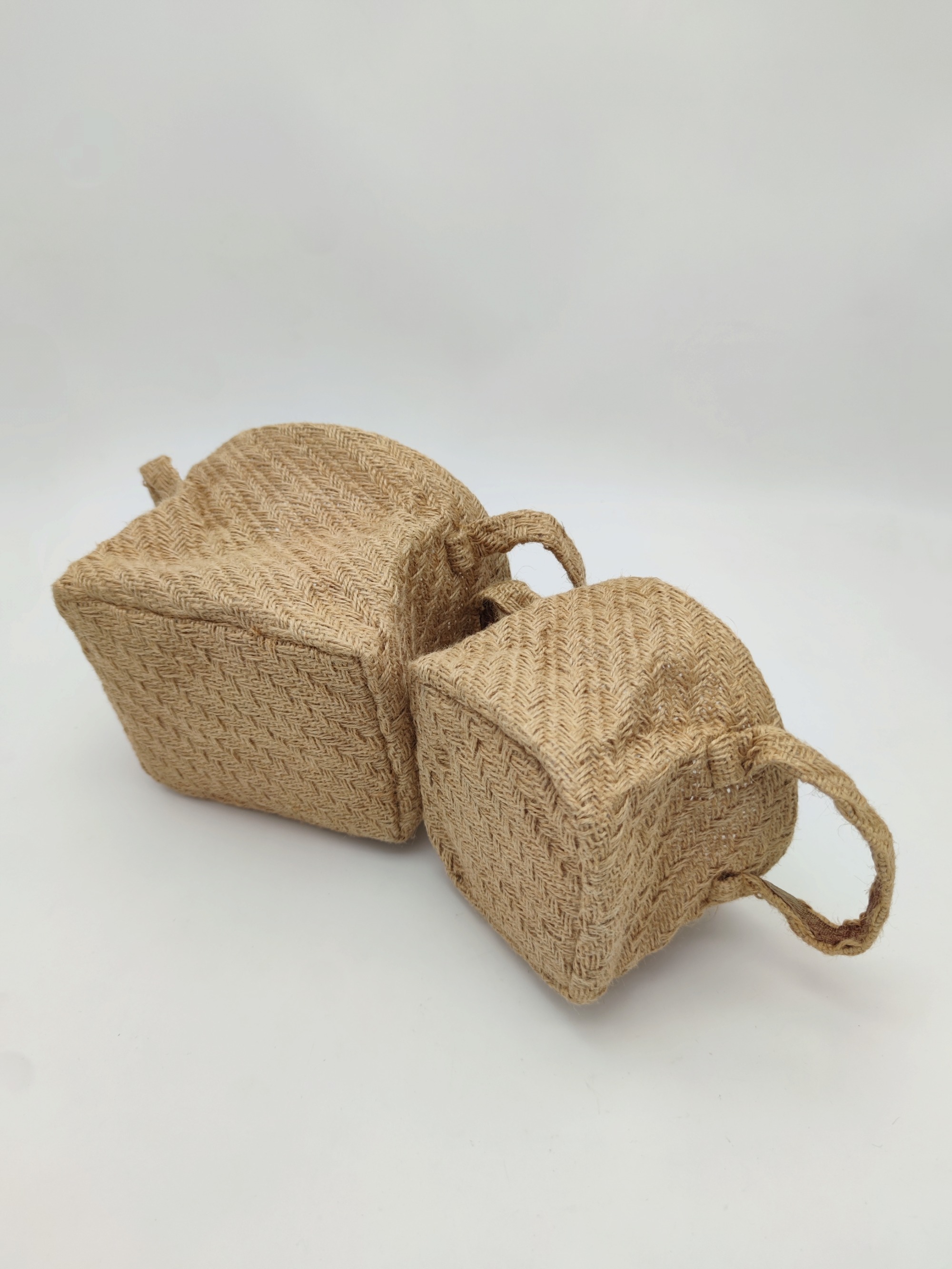 Hand Woven Jute Basket for Shop Decoration