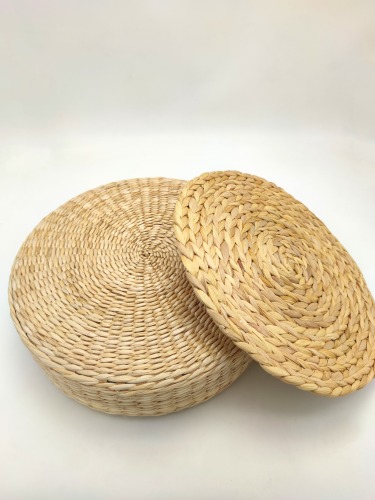 Hand Woven Natural Water Hyacinth Pouf for Shop Decoration
