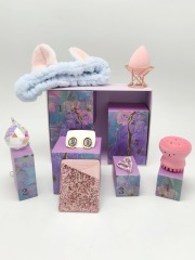 Chic Skin Care Gift Box with Makeup Sponge and Sun Catcher