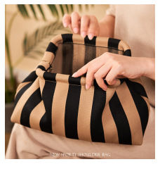 Low MOQ Threads Woven Crochet Autumn Winter Stripes Clutch Bag Handbag Pochette