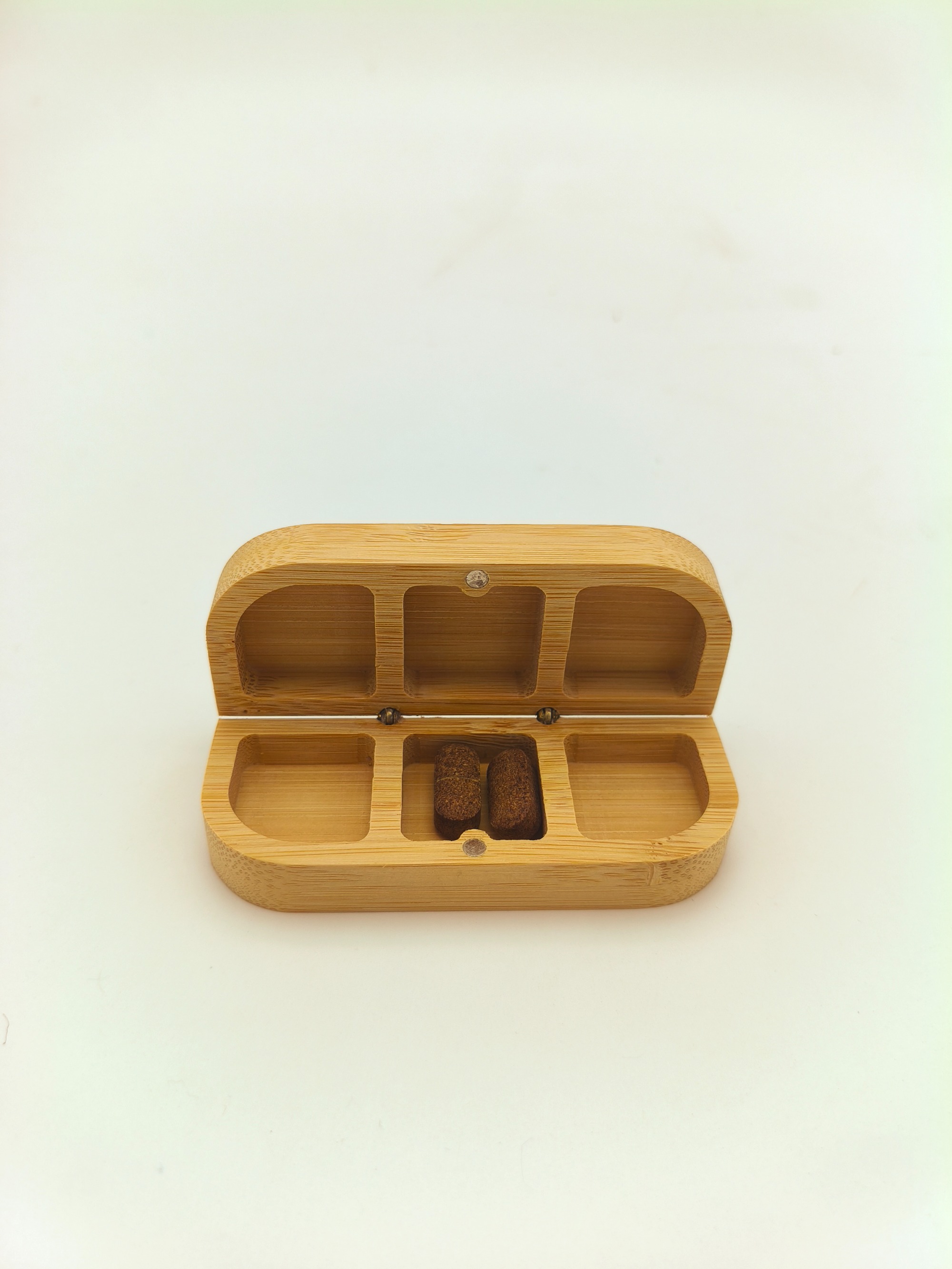 Natural Mini Bamboo Pill Organizer Magnet Portable Pocket Daily Medicine Case