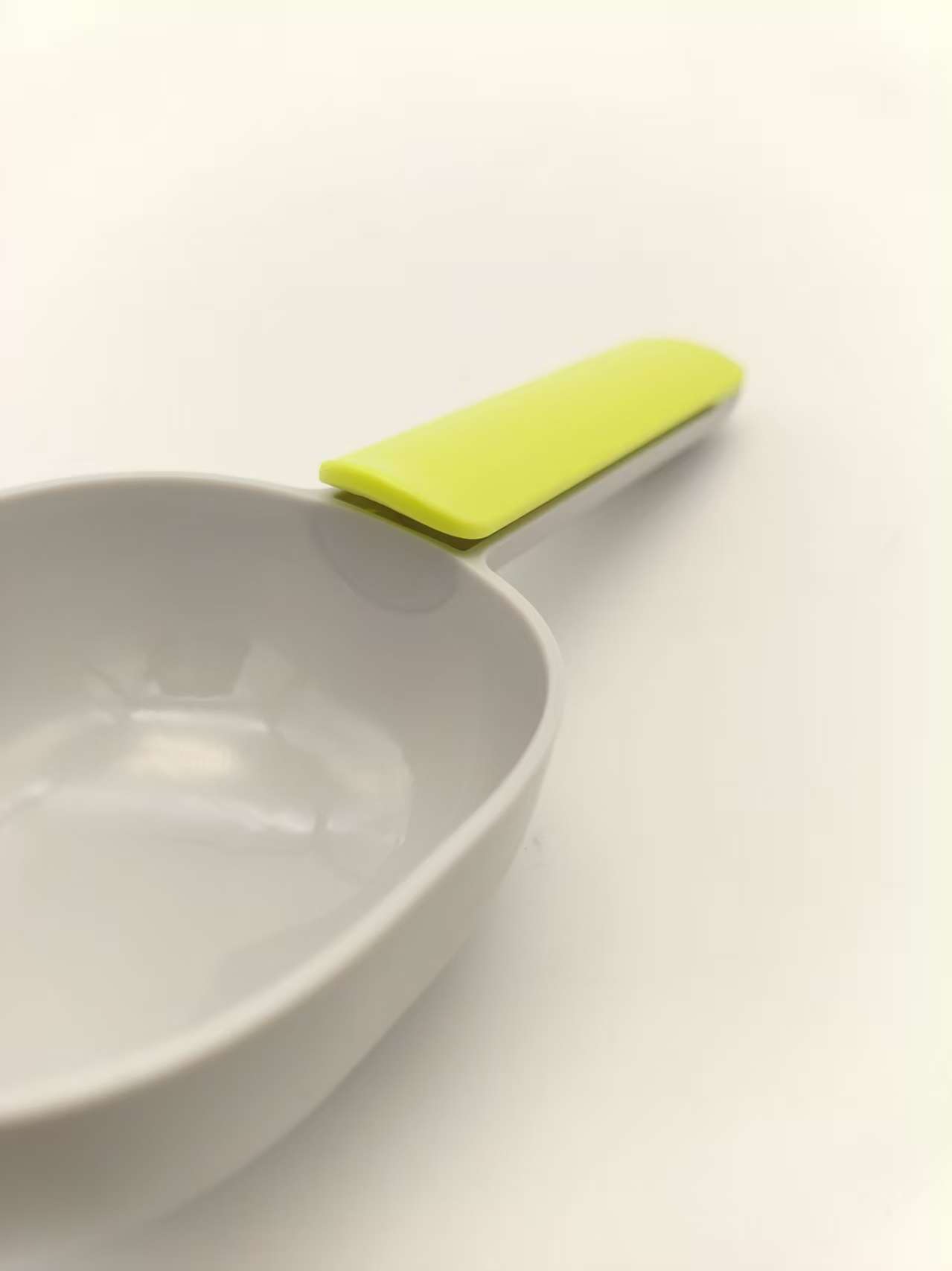 2in1 Multi Function Plastic Pet Cat Food Bag Sealing Clip Dog Cup Measuring Scoop