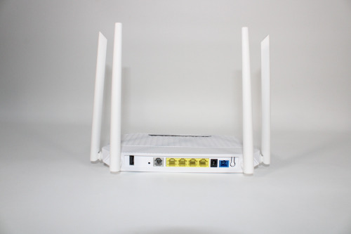 4GE+2.4G&5GHz Wifi+1POST XPON ONU