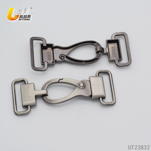 UT23832