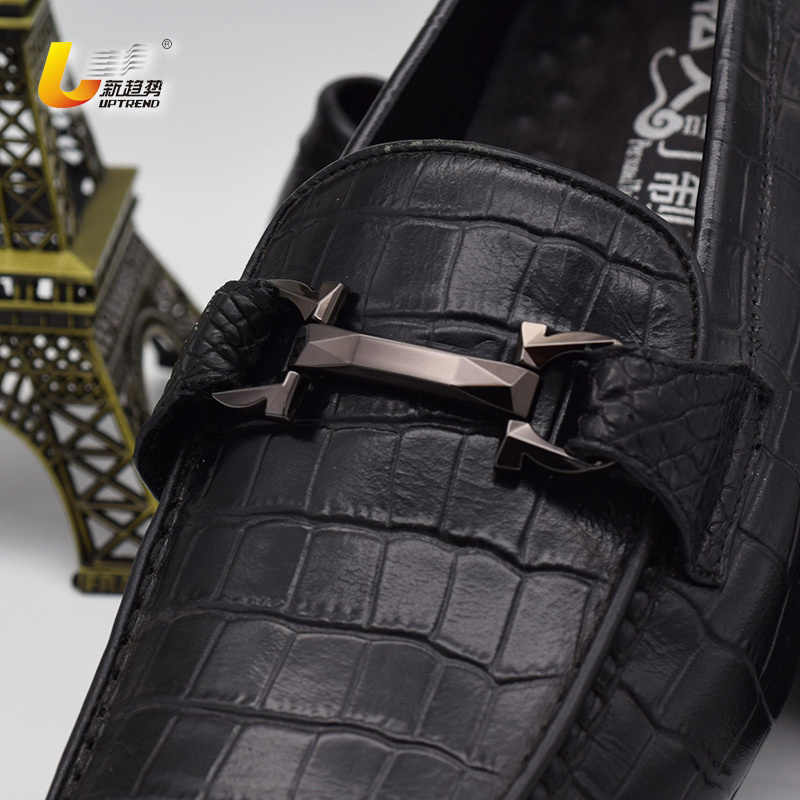 BUCKLE_UT24690