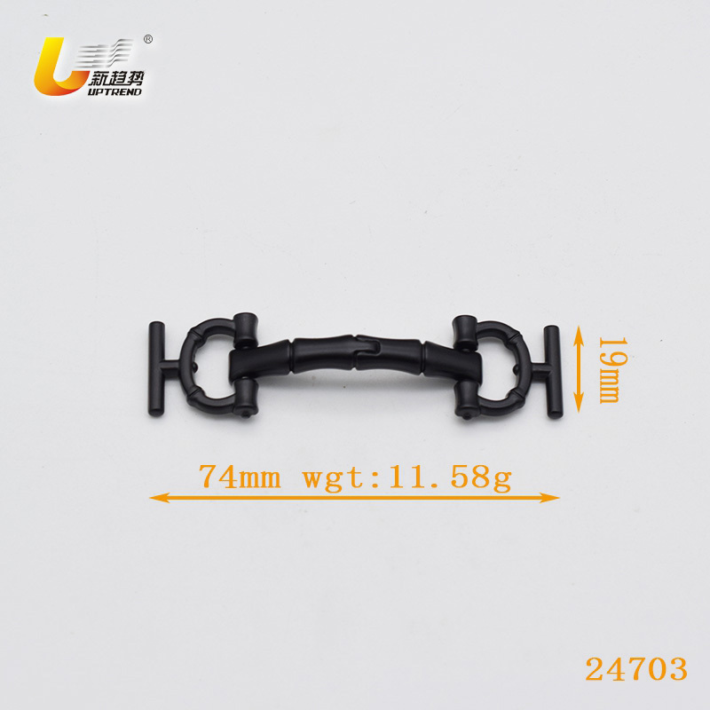 BUCKLE_UT24703