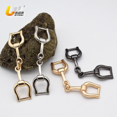 BUCKLE_UT24687