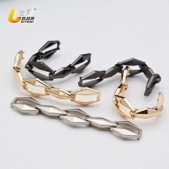 BUCKLE_UT24684