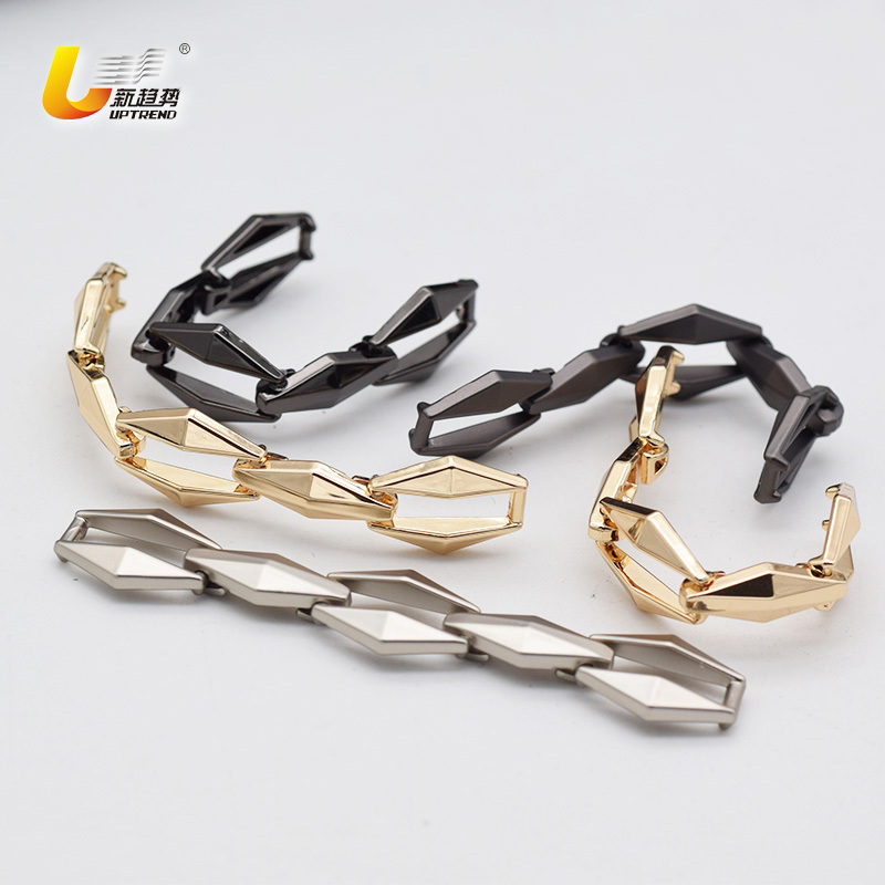 BUCKLE_UT24684