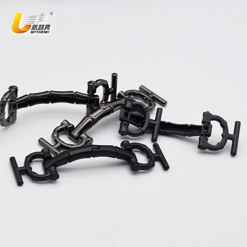 BUCKLE_UT24703