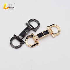 BUCKLE_UT24685
