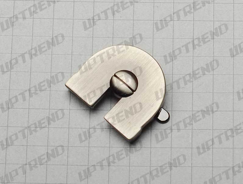 UT21073