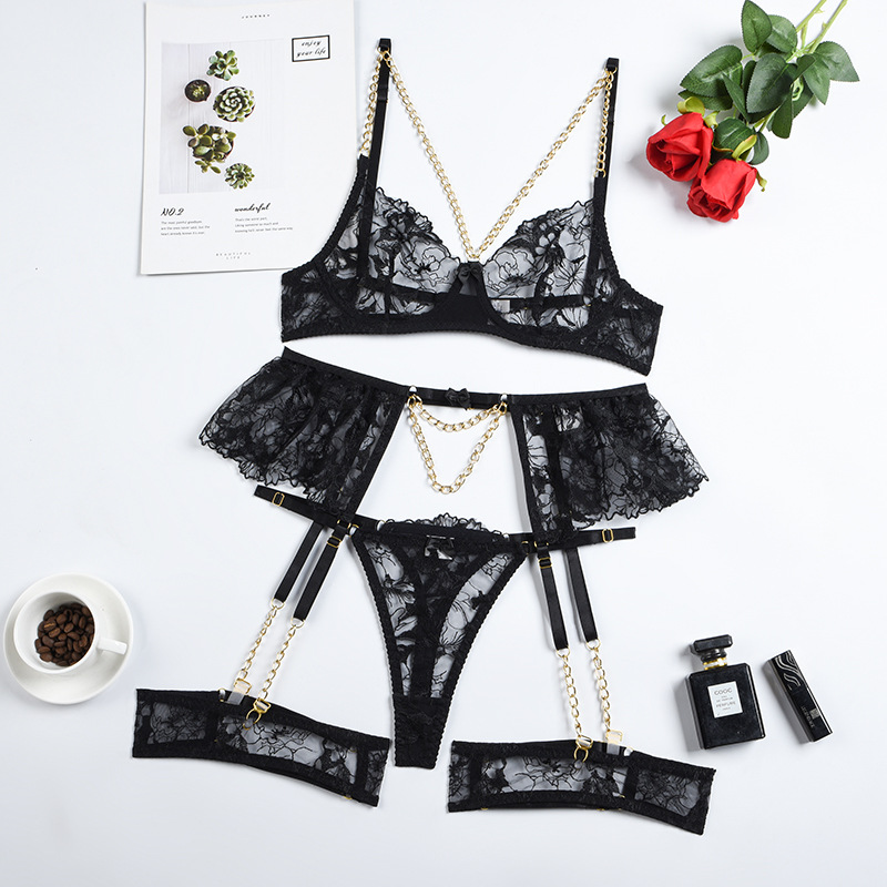 Z2827L--High-end quality sexy complex technology metal chain lace embroidery lace eyelash underwear set