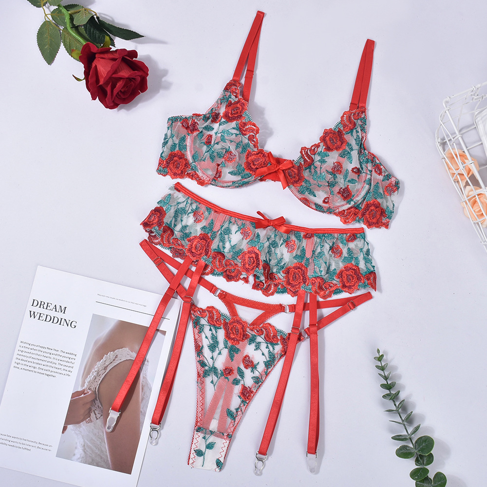 Q00890J--Explosive exquisite Rose embroidery sexy gathering three-piece set with underwire