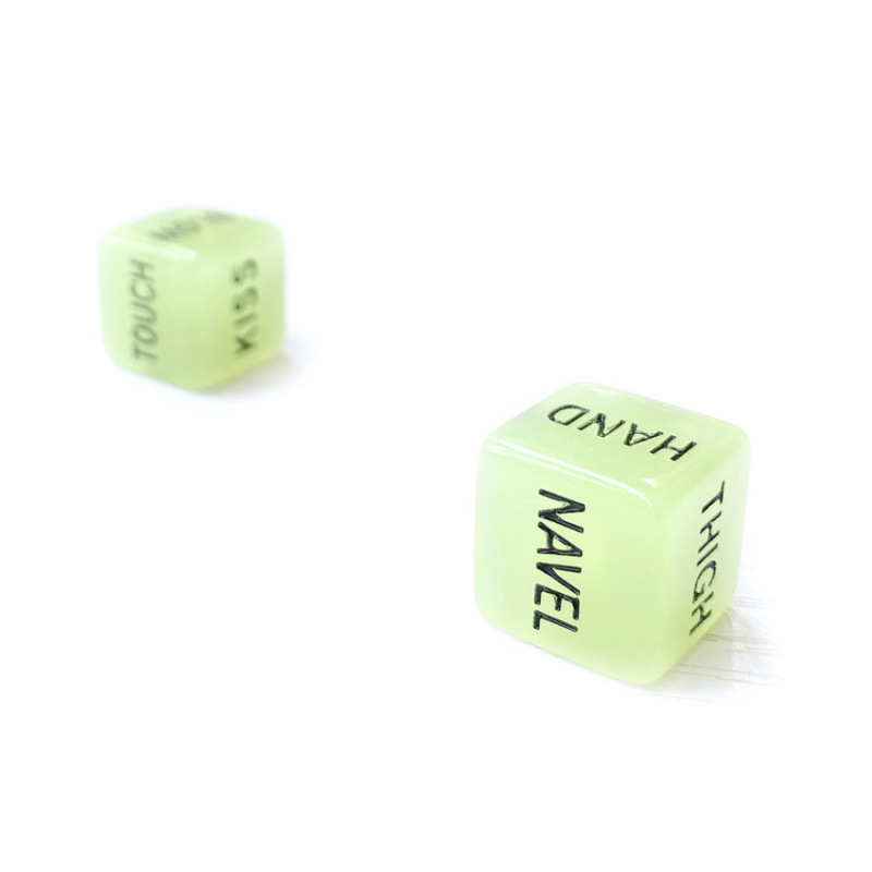 SZ01--Glow-in-the-dark fun English word dice dice thrower sieve