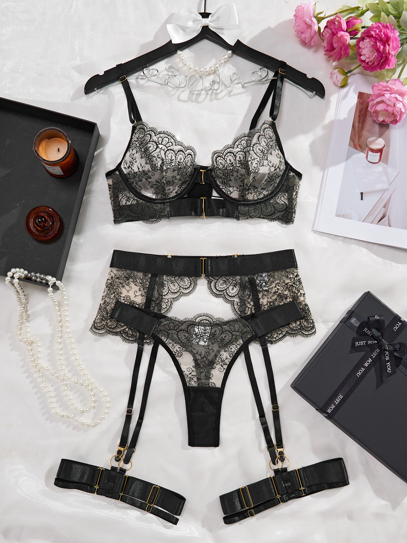Z3854L--New sexy set, see-through embroidered sexy eyelashes lace four-piece shapewear set
