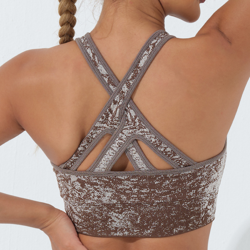 A23B233--New seamless yoga top with wide shoulder straps and cross back sports vest