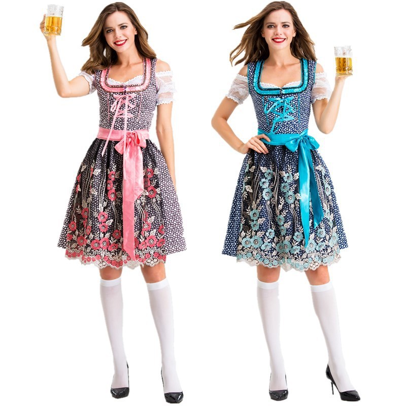8655--Women wearing beer clothes in Munich, Germany, Bavarian traditional national costumes