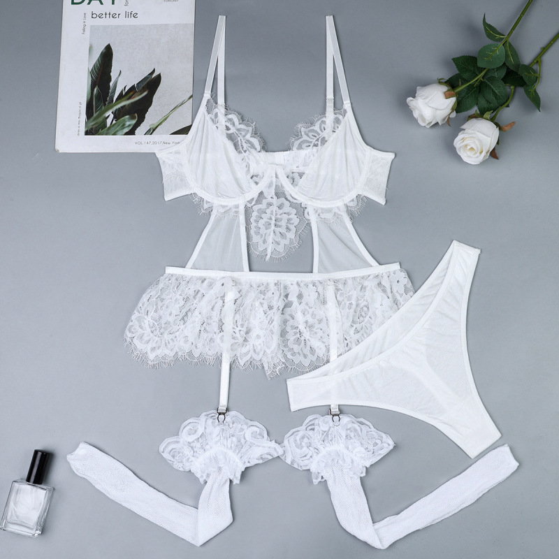 3592--Lace eyelash lace cutout stitching cute skirt halter top three-piece set