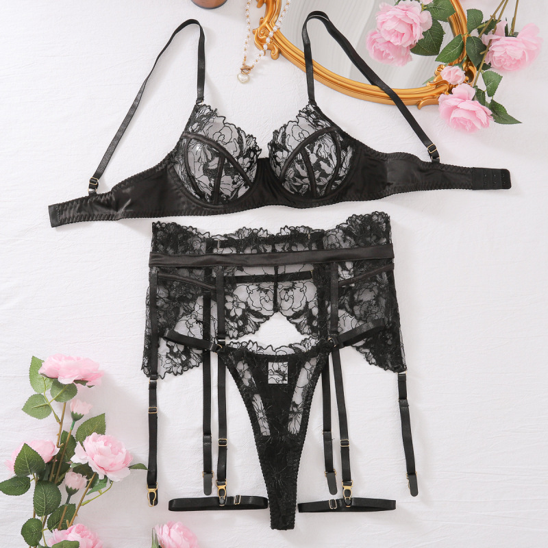 XZ4118L--Three-point erotic lingerie with lace embroidery, sexy see-through hollow steel ring push-up four-piece set