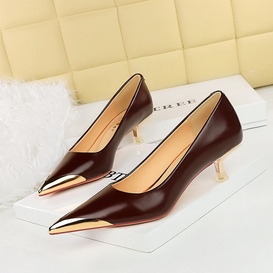 3739-25--Retro stone pattern patent leather pointed belt buckle decorated single shoes