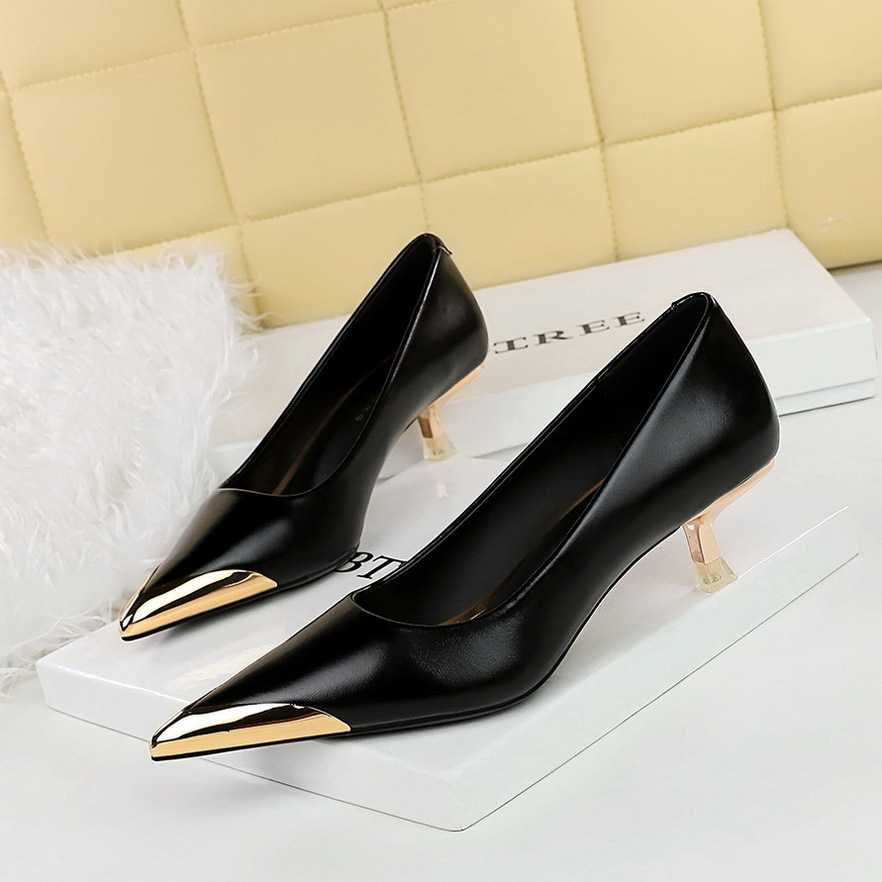 3739-25--Retro stone pattern patent leather pointed belt buckle decorated single shoes