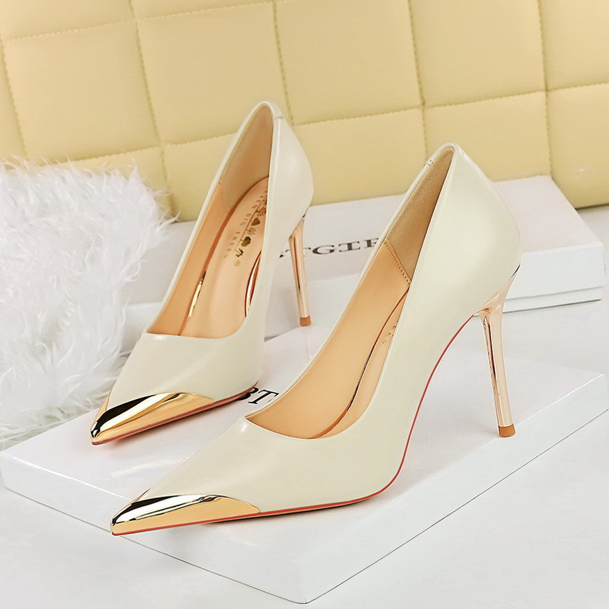 3739-25--Retro stone pattern patent leather pointed belt buckle decorated single shoes