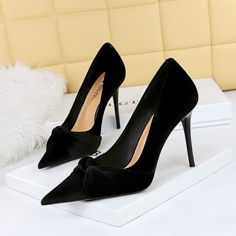 3391-27--Shallow pointed toe suede bowknot shoes