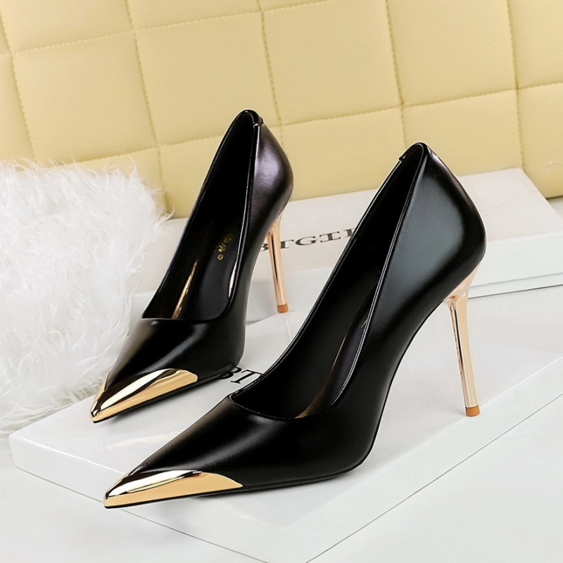 3739-25--Retro stone pattern patent leather pointed belt buckle decorated single shoes