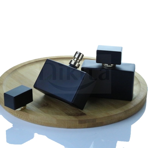 Hot Sale Bottle for Perfume 50ml Refillable black flat perfume GLASS BOTTLES wih Sprayer (GPM53)