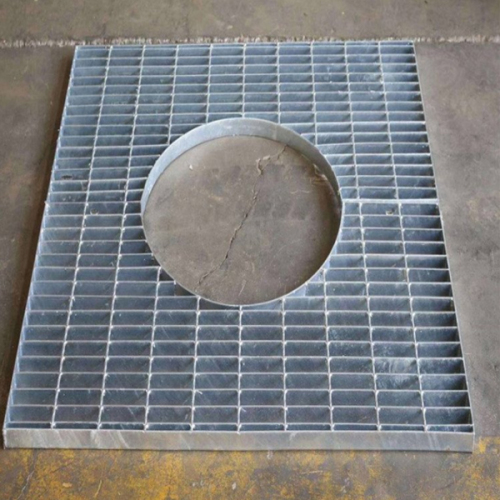 Steel grate for trees