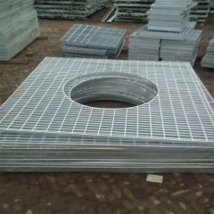 Steel grate for trees