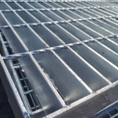 Steel grating for power plant