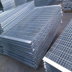 Steel grating for ships