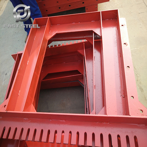 Hollow steel formwork for bridge