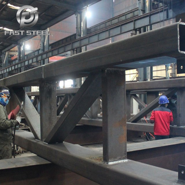 Steel structure manufacturer installs steel reinforcement operation for building