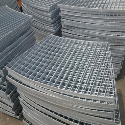 Sector steel grating