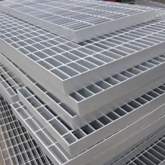 Plug steel grating