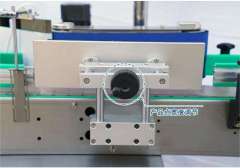 Good Quality Fully Automatic Round Bottle Sticker Self Adhesive Labeling Machine