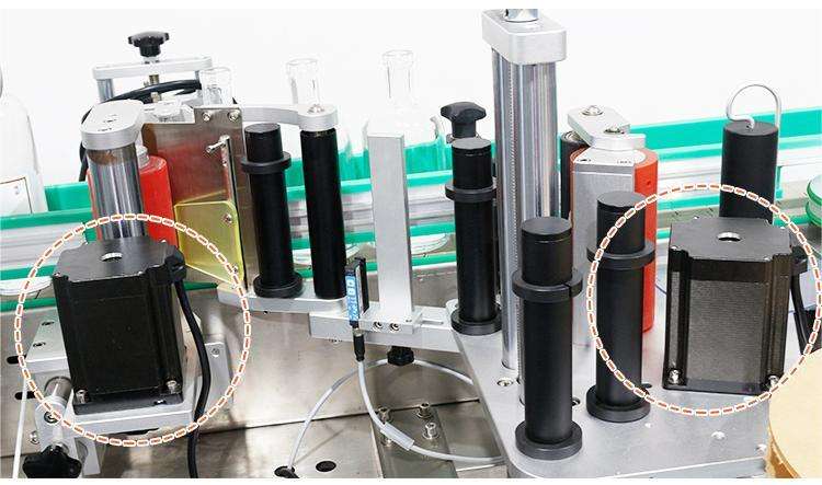 Good Quality Fully Automatic Round Bottle Sticker Self Adhesive Labeling Machine