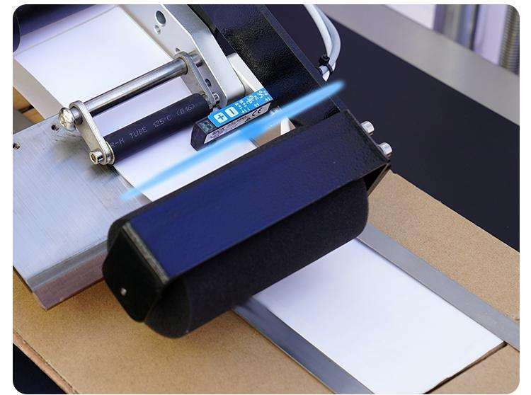 Factory Multifunctional Automatic Pagination Labeling Machine Box Labeller