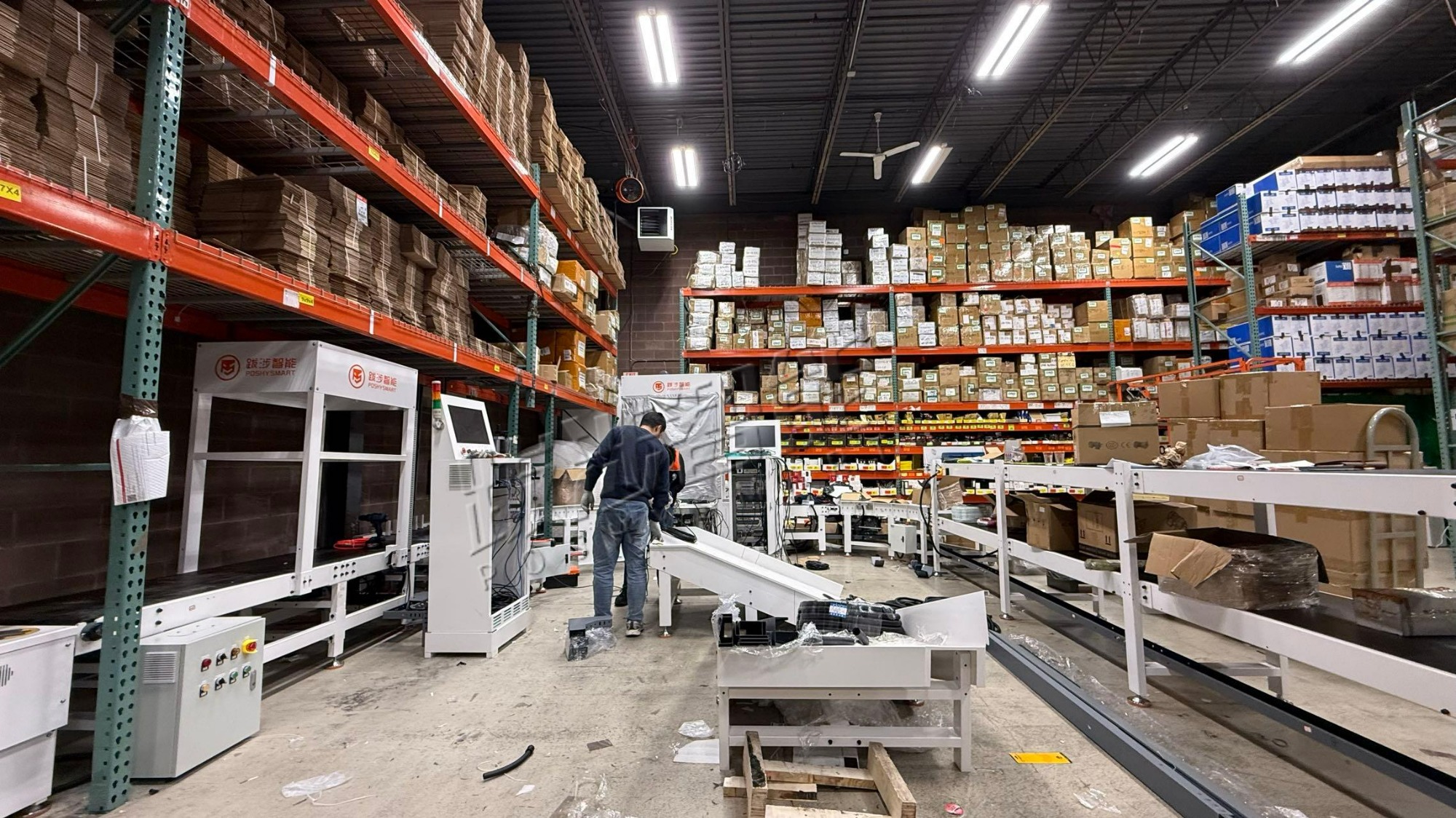 Weighing scanning sorting assembly line