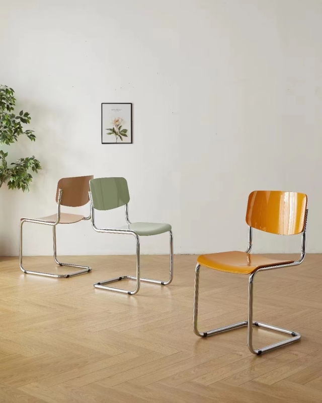 2022 Modern High Quality Colored Durable Plastic Dining Chair With Metal Leg