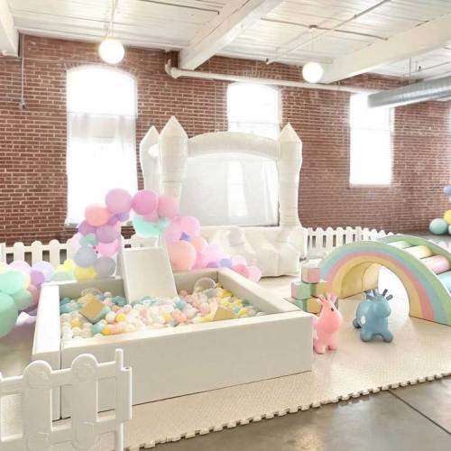 Commercial Indoor Kids Entertainment Centre Playground Soft Play Equipment White Bounce House With Ball Pit