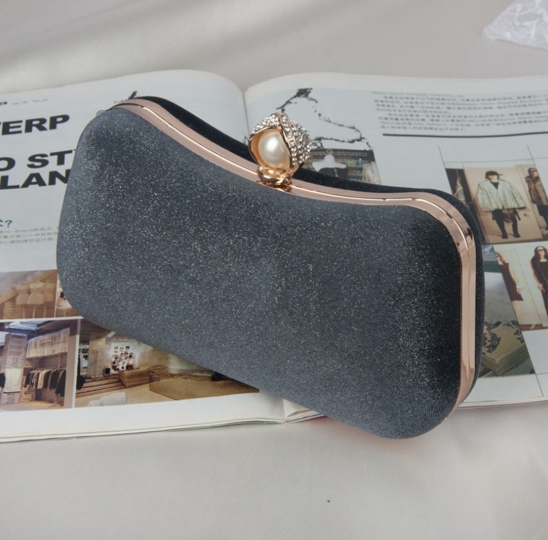 Elegant Retro Velvet Evening Bag