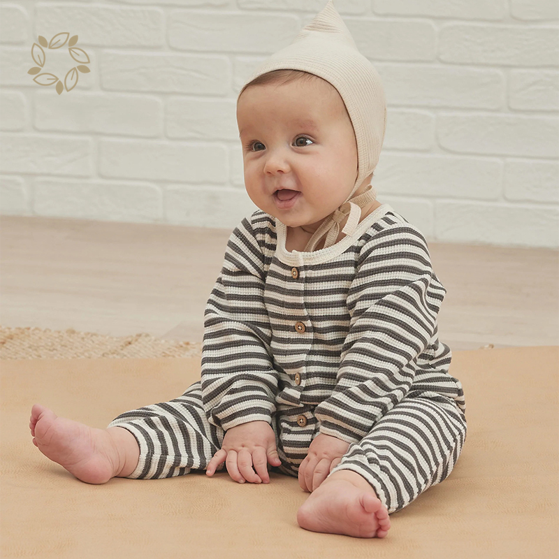 Bamboo cotton waffle sleepsuit for infants sustainable newborn waffle romper eco friendly baby waffle long sleeve jumpsuit